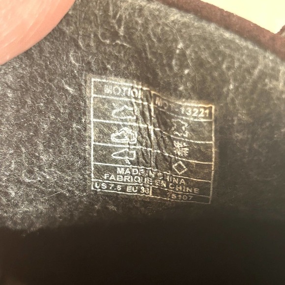 TAOS, Women's Motion Suede Walking Burgundy/Black Sneakers, US Women's 7.5 - Picture 7 of 7